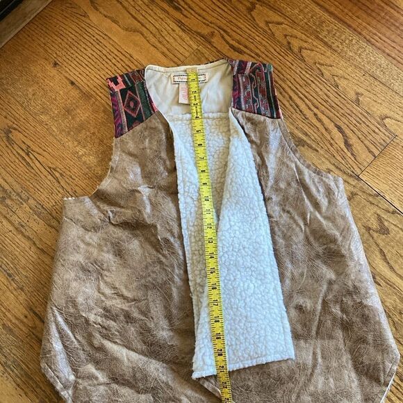 Flying Tomato Open Front Faux Shearling Boho Vest Size Women’s Small - Picture 14 of 14